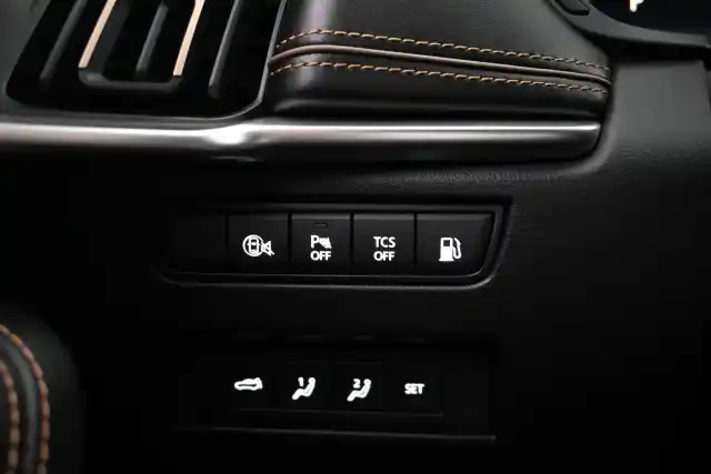 Harmaa Maastoauto, Mazda CX-80 – VAR-02946