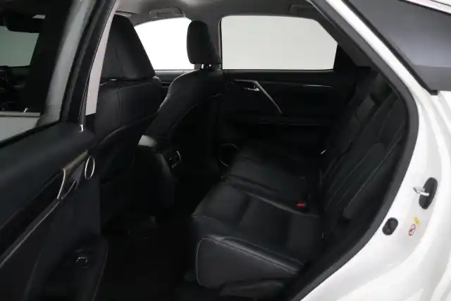 Valkoinen Maastoauto, Lexus RX – VAR-02963
