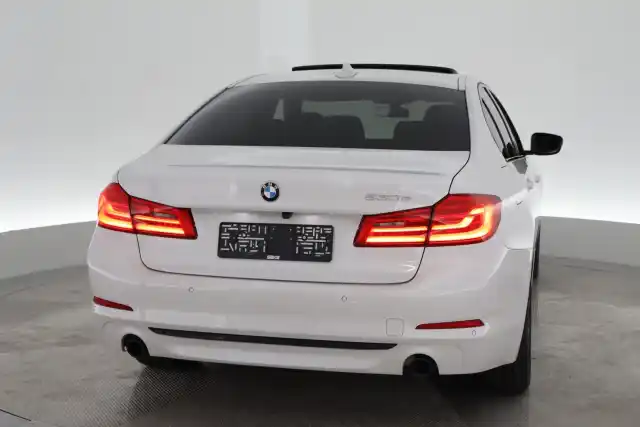 Valkoinen Sedan, BMW 530 – VAR-02985