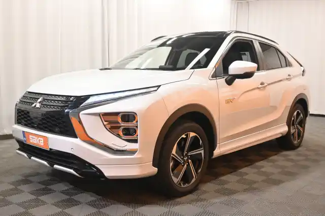 Valkoinen Maastoauto, Mitsubishi Eclipse Cross – VAR-03117