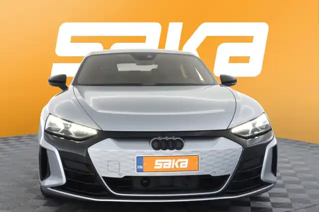 Harmaa Coupe, Audi e-tron GT – VAR-03155