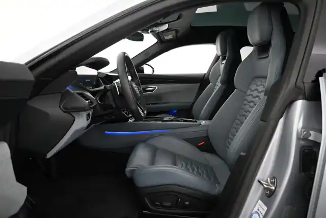 Harmaa Coupe, Audi e-tron GT – VAR-03155