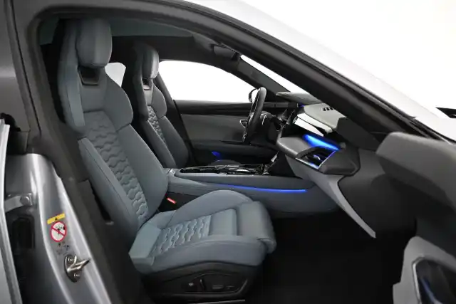 Harmaa Coupe, Audi e-tron GT – VAR-03155
