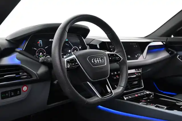 Harmaa Coupe, Audi e-tron GT – VAR-03155