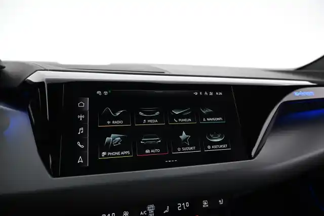 Harmaa Coupe, Audi e-tron GT – VAR-03155
