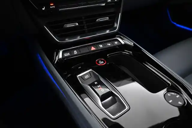 Harmaa Coupe, Audi e-tron GT – VAR-03155