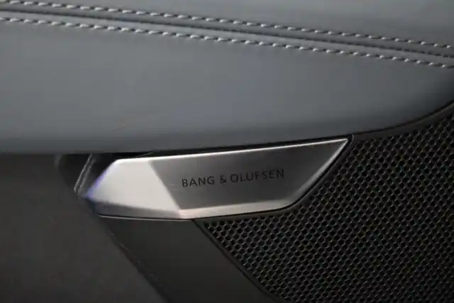 Harmaa Coupe, Audi e-tron GT – VAR-03155