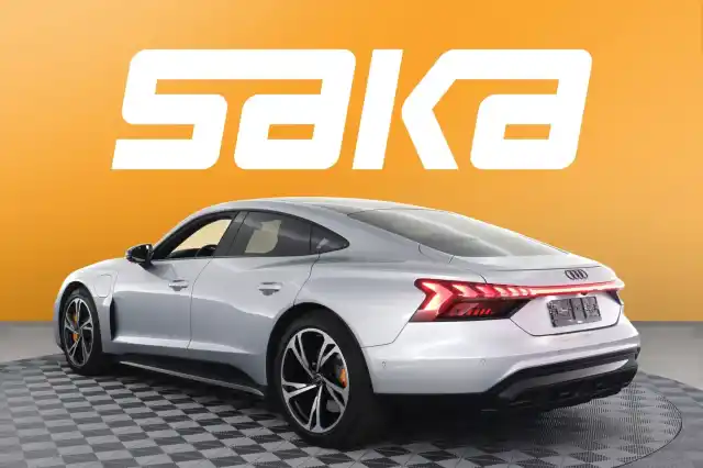 Harmaa Coupe, Audi e-tron GT – VAR-03155