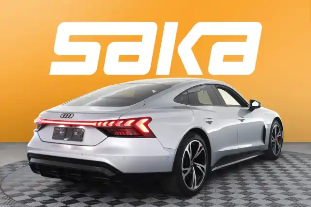 Harmaa Coupe, Audi e-tron GT – VAR-03155