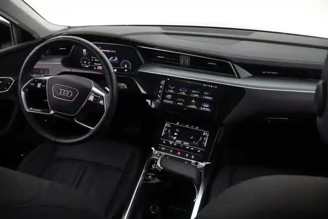 Musta Maastoauto, Audi e-tron – VAR-031684
