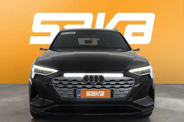 Musta Maastoauto, Audi Q8 e-tron – VAR-03257