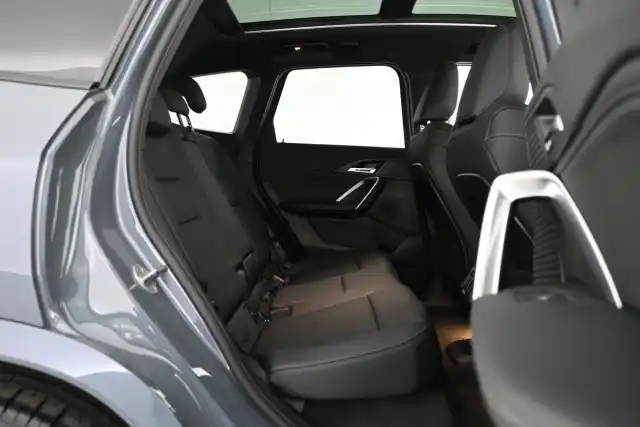 Harmaa Maastoauto, BMW iX1 – VAR-033280