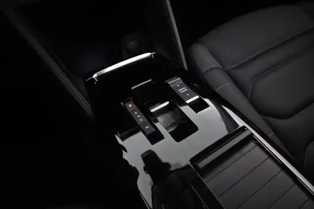  Viistoperä, Citroen C4 – VAR-033374