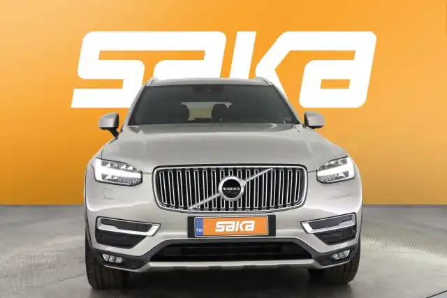 Beige Maastoauto, Volvo XC90 – VAR-03366