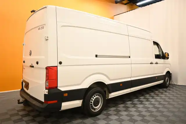 Valkoinen Pakettiauto, Volkswagen Crafter – VAR-03504