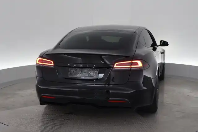 Musta Sedan, Tesla Model S – VAR-03555