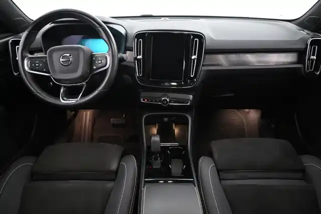 Sininen Maastoauto, Volvo C40 – VAR-03688