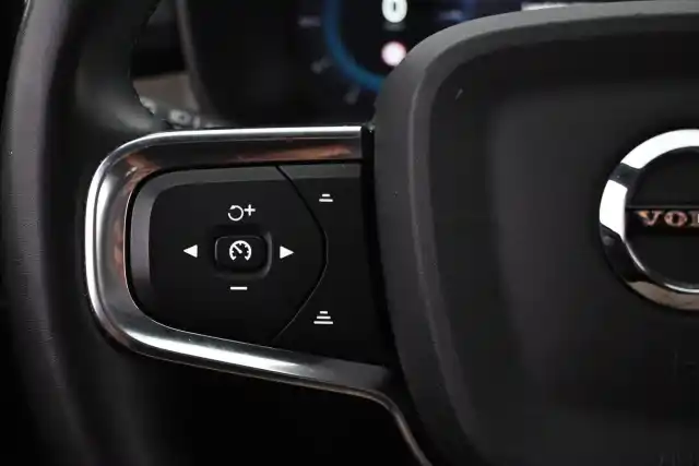 Sininen Maastoauto, Volvo C40 – VAR-03688