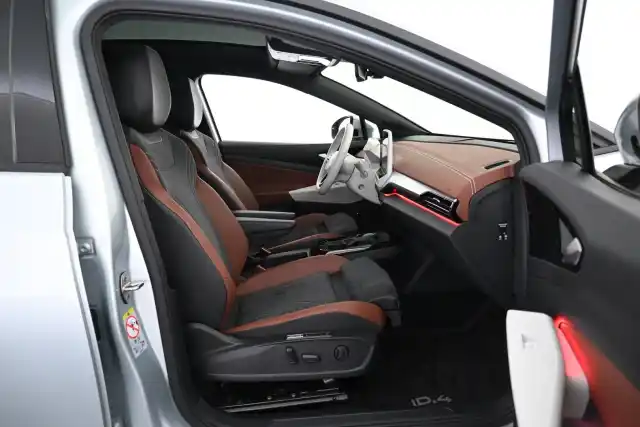 Harmaa Maastoauto, Volkswagen ID.4 – VAR-037074