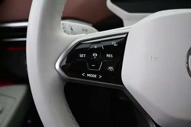 Harmaa Maastoauto, Volkswagen ID.4 – VAR-037074