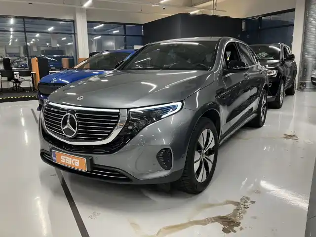 Harmaa Maastoauto, Mercedes-Benz EQC – VAR-037835