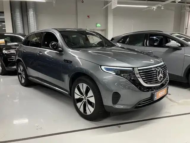 Harmaa Maastoauto, Mercedes-Benz EQC – VAR-037835