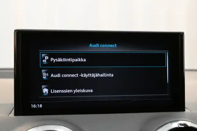 Valkoinen Maastoauto, Audi Q2 – VAR-04008