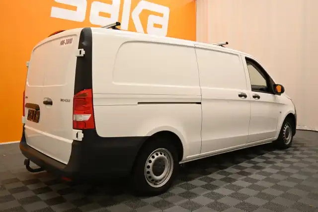 Valkoinen Pakettiauto, Mercedes-Benz Vito – VAR-04133