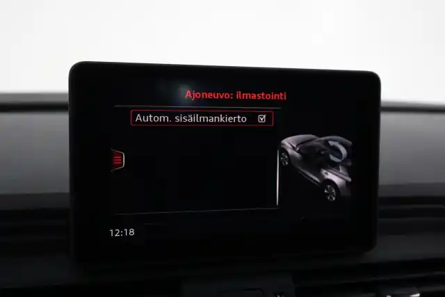 Musta Maastoauto, Audi Q5 – VAR-04190