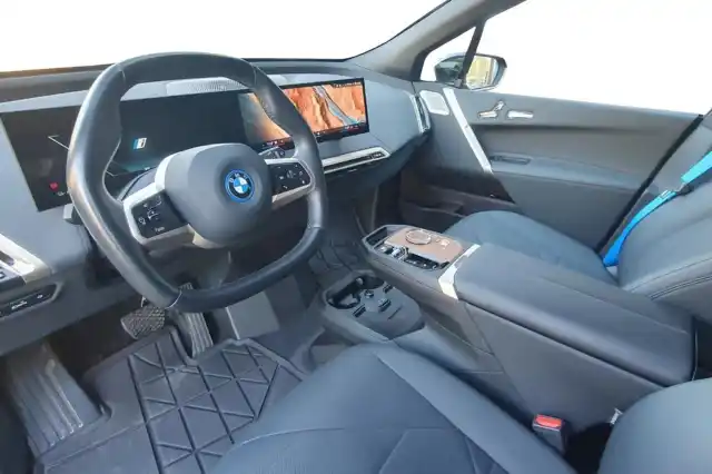 Musta Maastoauto, BMW iX – VAR-04223
