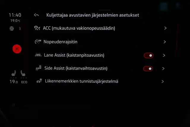Valkoinen Maastoauto, Volkswagen ID.4 – VAR-04235