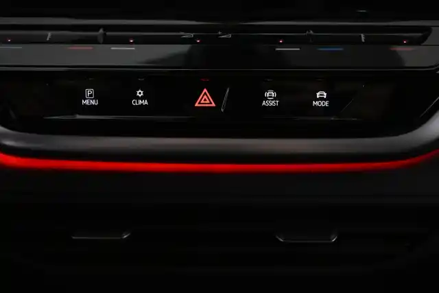 Valkoinen Maastoauto, Volkswagen ID.4 – VAR-04235