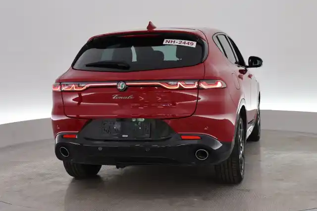 Punainen Maastoauto, Alfa Romeo Tonale – VAR-04509