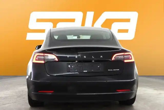 Musta Sedan, Tesla Model 3 – VAR-04613