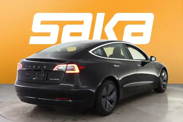 Musta Sedan, Tesla Model 3 – VAR-04613