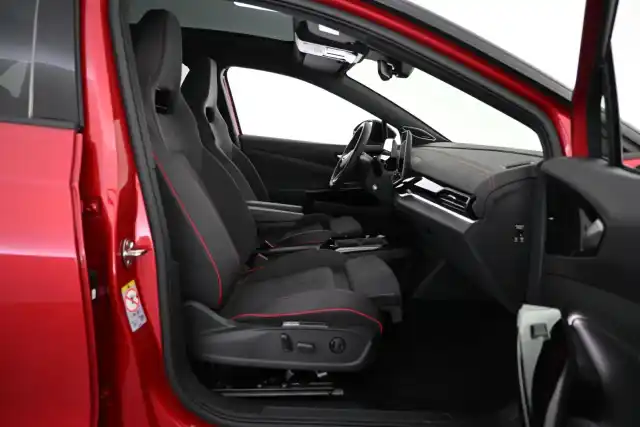 Punainen Maastoauto, Volkswagen ID.4 – VAR-04628