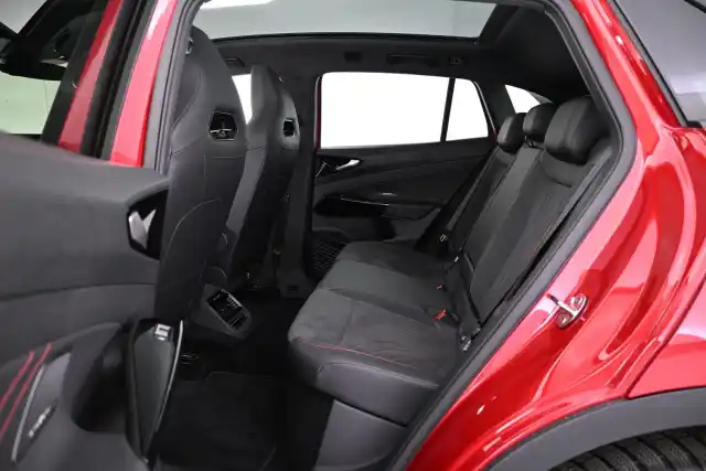 Punainen Maastoauto, Volkswagen ID.4 – VAR-04628