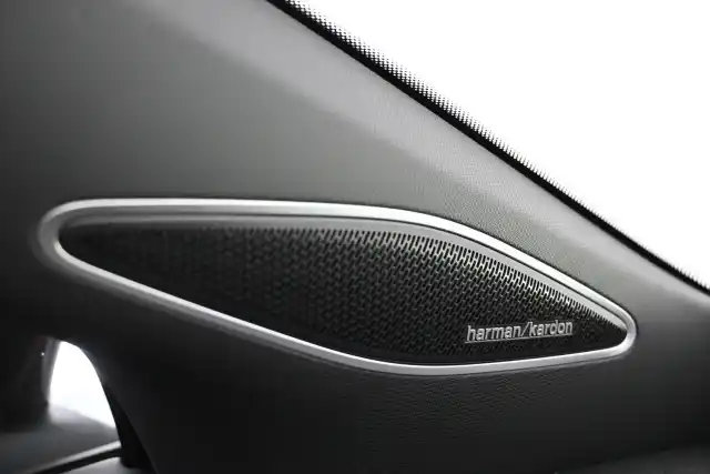 Punainen Maastoauto, Volkswagen ID.4 – VAR-04628