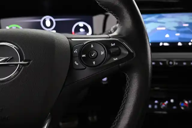 Valkoinen Sedan, Tesla Model 3 – VAR-04650