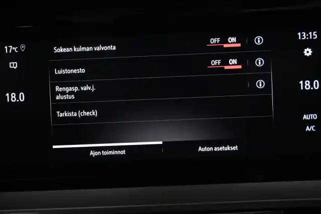 Valkoinen Sedan, Tesla Model 3 – VAR-04650
