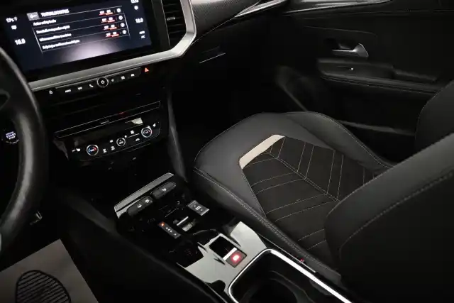 Valkoinen Sedan, Tesla Model 3 – VAR-04650