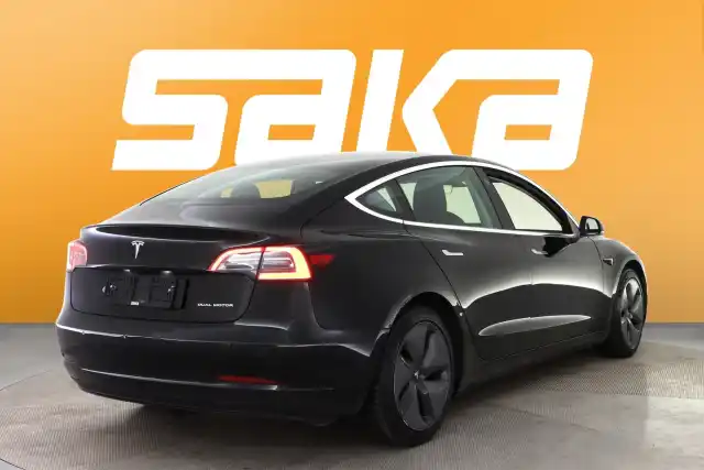 Musta Sedan, Tesla Model 3 – VAR-04690