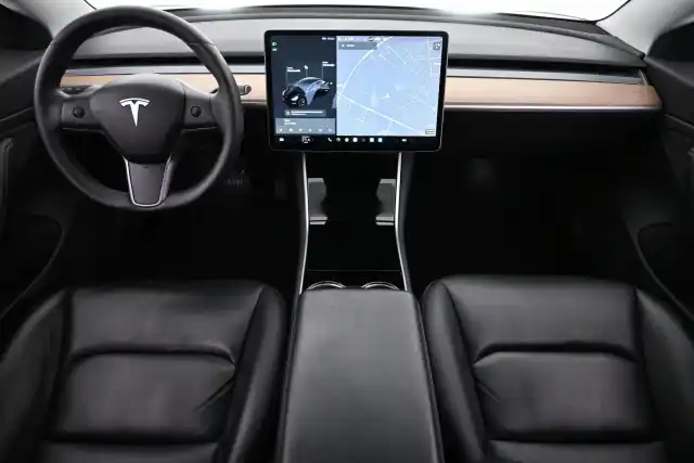 Musta Sedan, Tesla Model 3 – VAR-04690