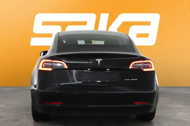 Musta Sedan, Tesla Model 3 – VAR-04739