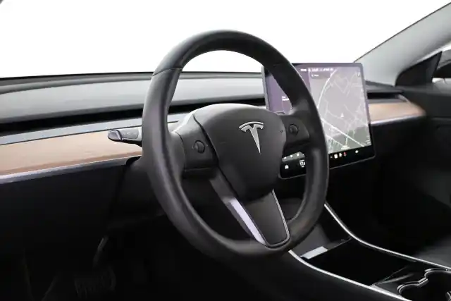 Musta Sedan, Tesla Model 3 – VAR-04802