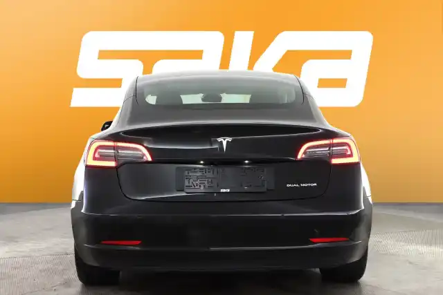 Musta Sedan, Tesla Model 3 – VAR-04802