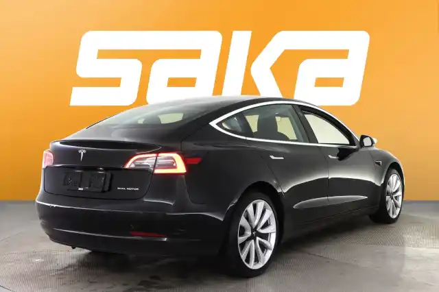 Musta Sedan, Tesla Model 3 – VAR-04802