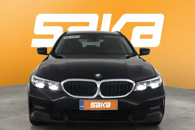 Musta Farmari, BMW 330 – VAR-04813