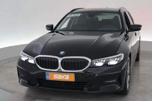 Musta Farmari, BMW 330 – VAR-04813