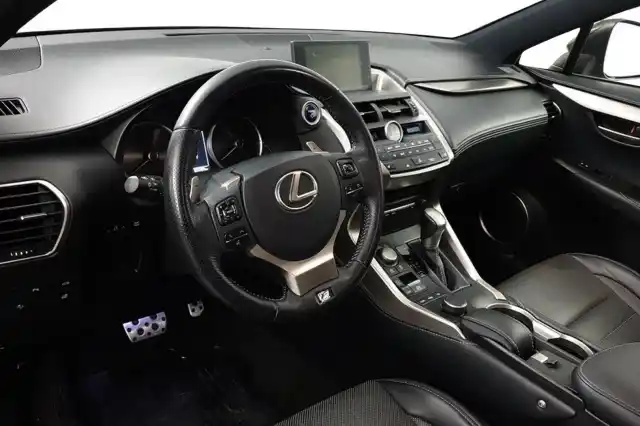 Musta Maastoauto, Lexus NX – VAR-04859